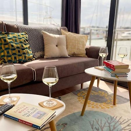 Yarmouth Waterlodge Floating Apartments 2 Экстерьер фото